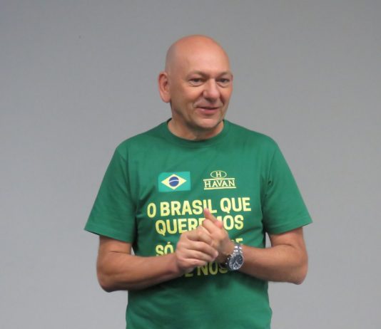 Partidos pedem pela inelegibilidade de Luciano Hang após live com prefeito de Bagé (RS); empresário se manifesta