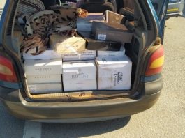 Garrafas de vinho importadas ilegalmente são apreendidas na BR-101, em Itapema