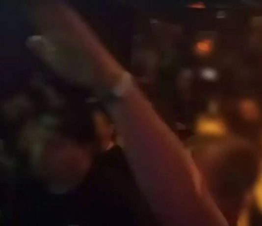 VÍDEO – Homem é expulso de casa de shows no Vale do Itajaí após fazer gesto nazista