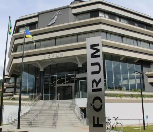 Cliente que perdeu dentes após ser agredido por seguranças será indenizado no Vale do Itajaí Cliente que perdeu dentes após ser agredido por seguranças será indenizado no Vale do Itajaí