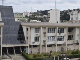 Médico é condenado por negligência e deve indenizar paciente que teve dedo amputado em SC