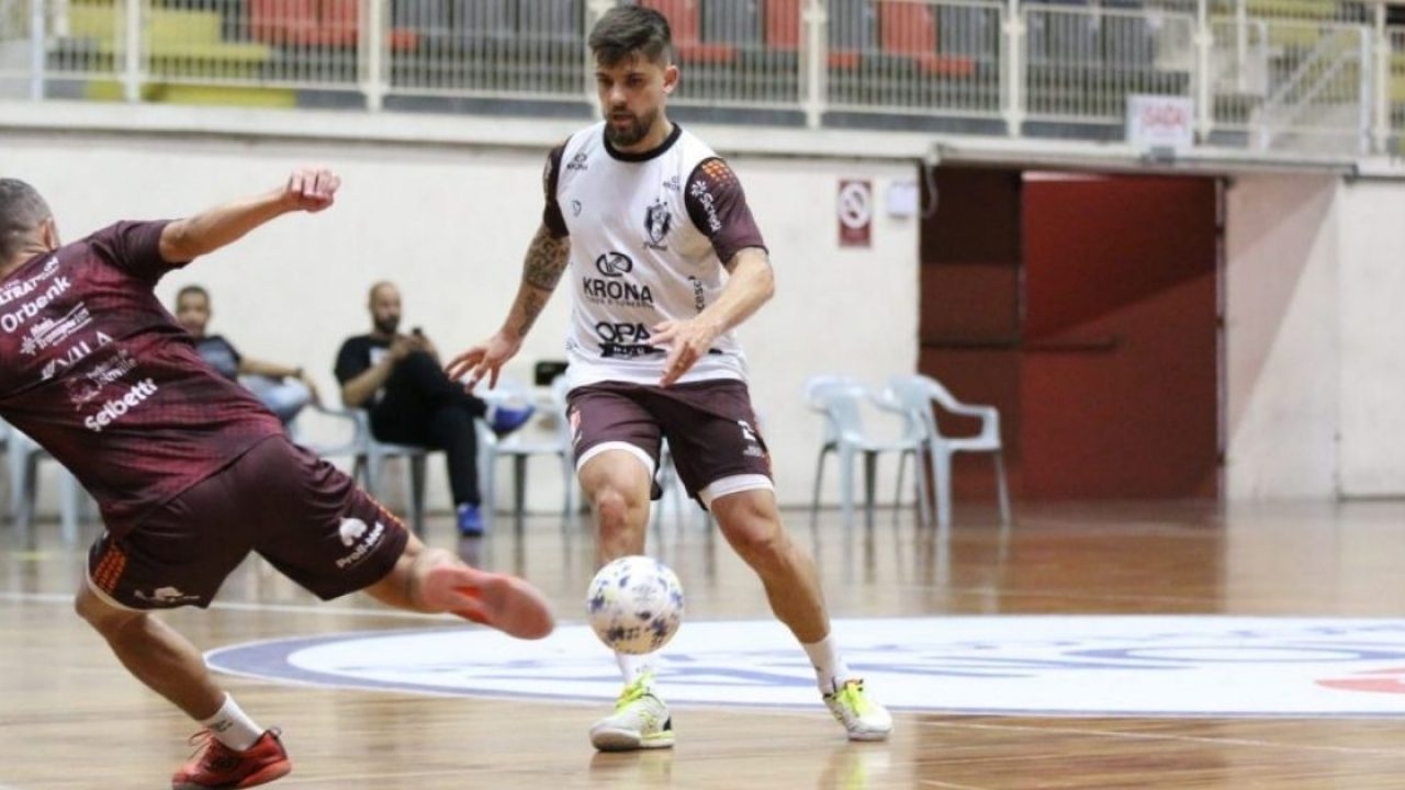 Jogo entre JEC/Krona e Blumenau pelo Catarinense Série Ouro é