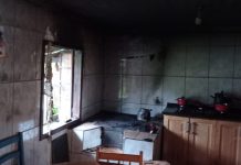 Cozinha é atingida por incêndio após mulher deixar roupas secarem sobre fogão a lenha no Norte de SC