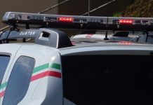 Jovem se recusa a desligar som alto, desacata PM e amigos tentam impedir prisão em Jaraguá do Sul