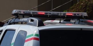 PM recebe denúncia de tráfico de drogas em estabelecimento e dois jovens são presos em Jaraguá do Sul