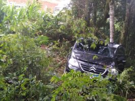 Veículo cai em ribanceira e motorista fica ferida em São Bento do Sul