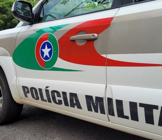 Homem é esfaqueado e conduzido ao hospital em São Bento do Sul Homem é esfaqueado e conduzido ao hospital em São Bento do Sul