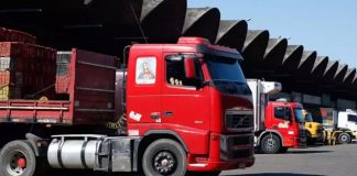 Caminhoneiros são sequestrados e mantidos em cárcere privado em SC caminhoneiros