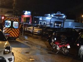 Colisão entre carro e moto deixa jovem ferido em São Bento do Sul Colisão entre carro e moto deixa jovem ferido em São Bento do Sul