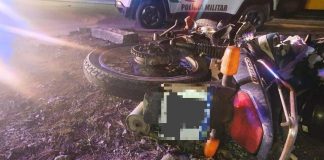 Motociclista fica gravemente ferida após colidir com carro em Joinville ferida