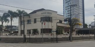 5ª regional de Polícia Militar de Santa Catarina, em Joinville. Esquina da rua