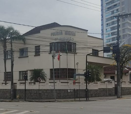 5ª regional de Polícia Militar de Santa Catarina, em Joinville. Esquina da rua