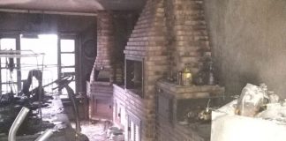 Área de churrasqueira de casa atingida por incêndio