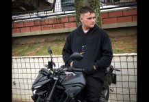 José Arthur Testoni em cima de uma motocicleta