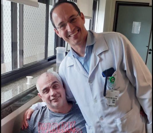 Paulinho Gambier, técnico do JEC Futsal, recebe alta após cirurgia