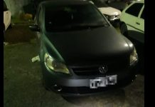 carro usado para fugir em perseguição policial