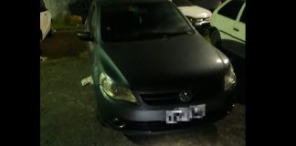 Motorista foge da polícia, dirige pela contramão e acaba preso em Joinville carro usado para fugir em perseguição policial