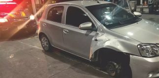 VÍDEO – Carro é flagrado circulando sem pneu na BR-101, em SC Carro sem pneu