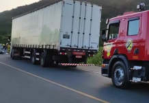 Motorista morre em acidente entre carro e caminhão em SC