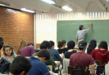 Inscrições para cursos gratuitos do Cedup de Joinville encerram nesta quarta-feira alunos dentro de uma sala de aula