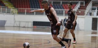 JEC Futsal recebe o São Francisco para fechar primeira fase do estadual Atletas do JEC Futsal treinam com bola
