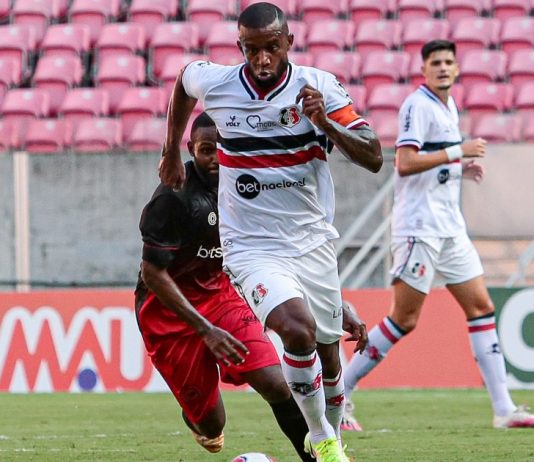 JEC negocia com volante para disputa do Catarinense 2023; saiba quem é