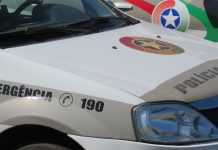 homens armados invadem casa