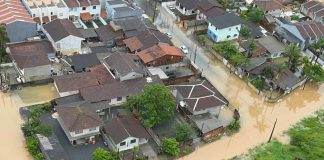 Casas afetadas pela chuva em Joinville