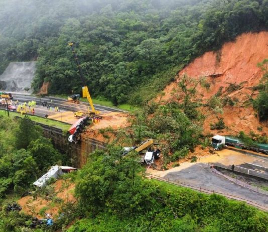 Identificada primeira vítima do deslizamento de terra na BR-376, em Guaratuba Identificada primeira vítima do deslizamento de terra na BR-376, em Guaratuba