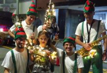 Desfile de Natal reúne diversas famílias na rua do Príncipe, em Joinville