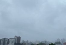 foto do céu totalmente encoberto por nuvens no dia 13 de dezembro de 2022, que amanheceu chuvoso em Joinville