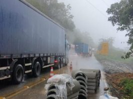 Filas de acesso à Serra Dona Francisca são registradas na BR-101, em Joinville