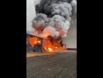 incêndio de grandes proporções e fumaça escura