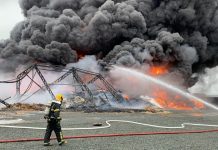 VÍDEO – Corpo de Bombeiros atualiza informações sobre grande incêndio em Penha bombeiros controlam incêndio em penha
