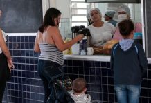 Famílias em abrigo temporário em Joinville