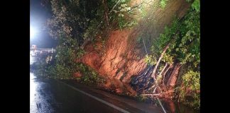 Novo deslizamento de terra na BR-376 deixa rodovia interditada em Guaratuba