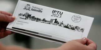 Carnê do IPTU distribuído pela Prefeitura de Joinville