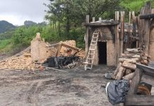 Trabalhador morre após desabamento de telhado em SC