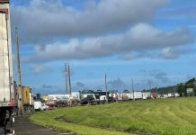 BR-101 é totalmente liberada após acidente com carreta em Araquari