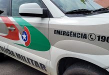 Homem é conduzido à delegacia após apresentar documento falso do carro em Guaramirim