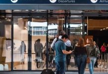 Imagem da entrada do aeroporto