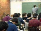 Imagem de sala de aula com alunos