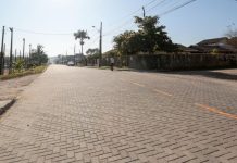 Rua de Joinville pavimentada com paver