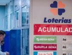 Casa lotérica com clientes ao fundo e nome das loterias na parede