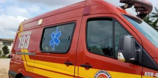 Motociclista é arremessado metros à frente após colisão com carro no Norte de SC Viatura do Corpo de Bombeiros Militar de Santa Catarina