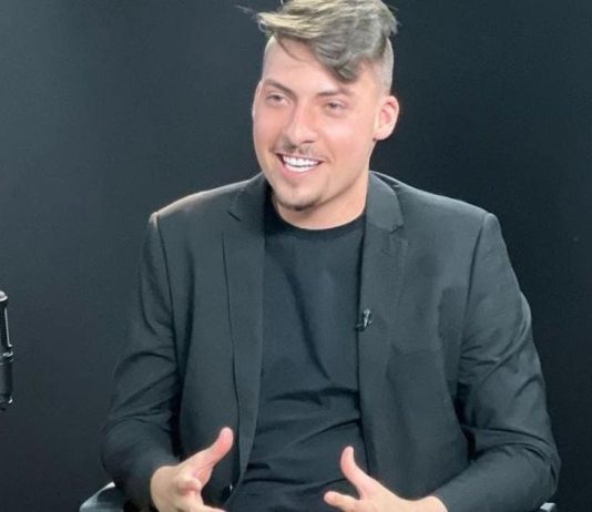 Operação cumpre mandado contra Jair Renan Bolsonaro em Balneário Camboriú