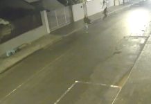 VÍDEO – Trio armado assalta residência e rende vítimas em Joinville