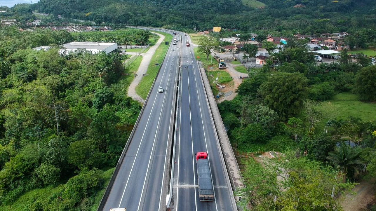 BR-101 tem bloqueio total nesta terça e quarta-feira em Joinville; confira  trechos e horários