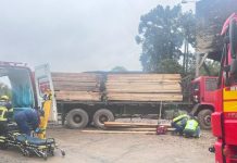 Trabalhador fica ferido após ser atingido por tábuas de madeira no Planalto Norte