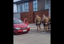 VÍDEO – Após perseguição policial, homem é preso com materiais para furto de carros em Joinville